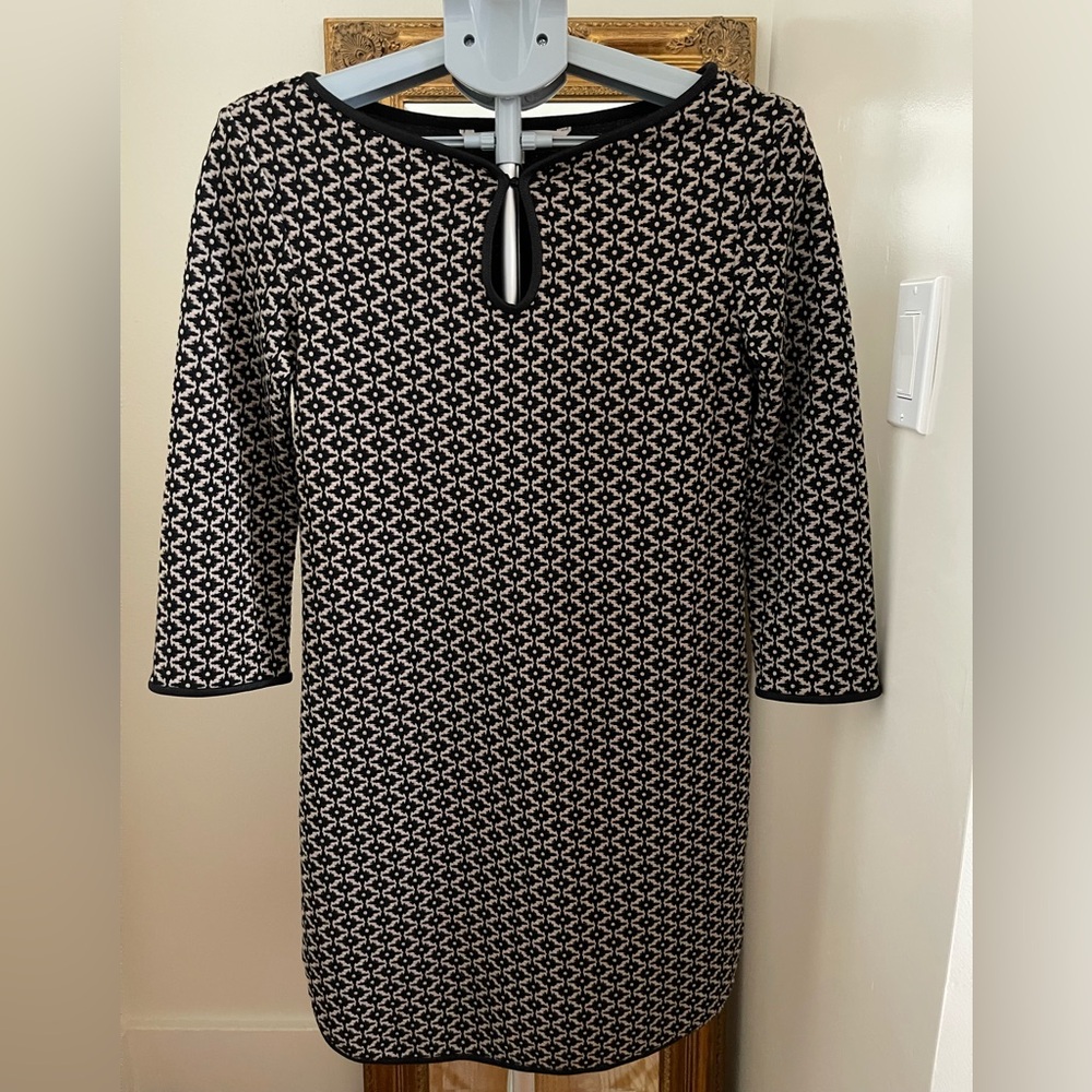 Max Studio Black and Cream Long Sleeve Dress